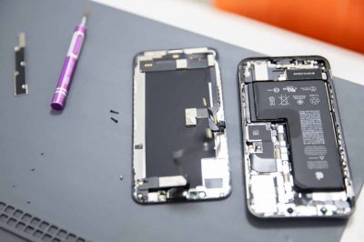 iPhone-repair-20211117-By-Parilov-EditorialUseOnly-shutterstock_1787609597-web-1024x683.jpg
